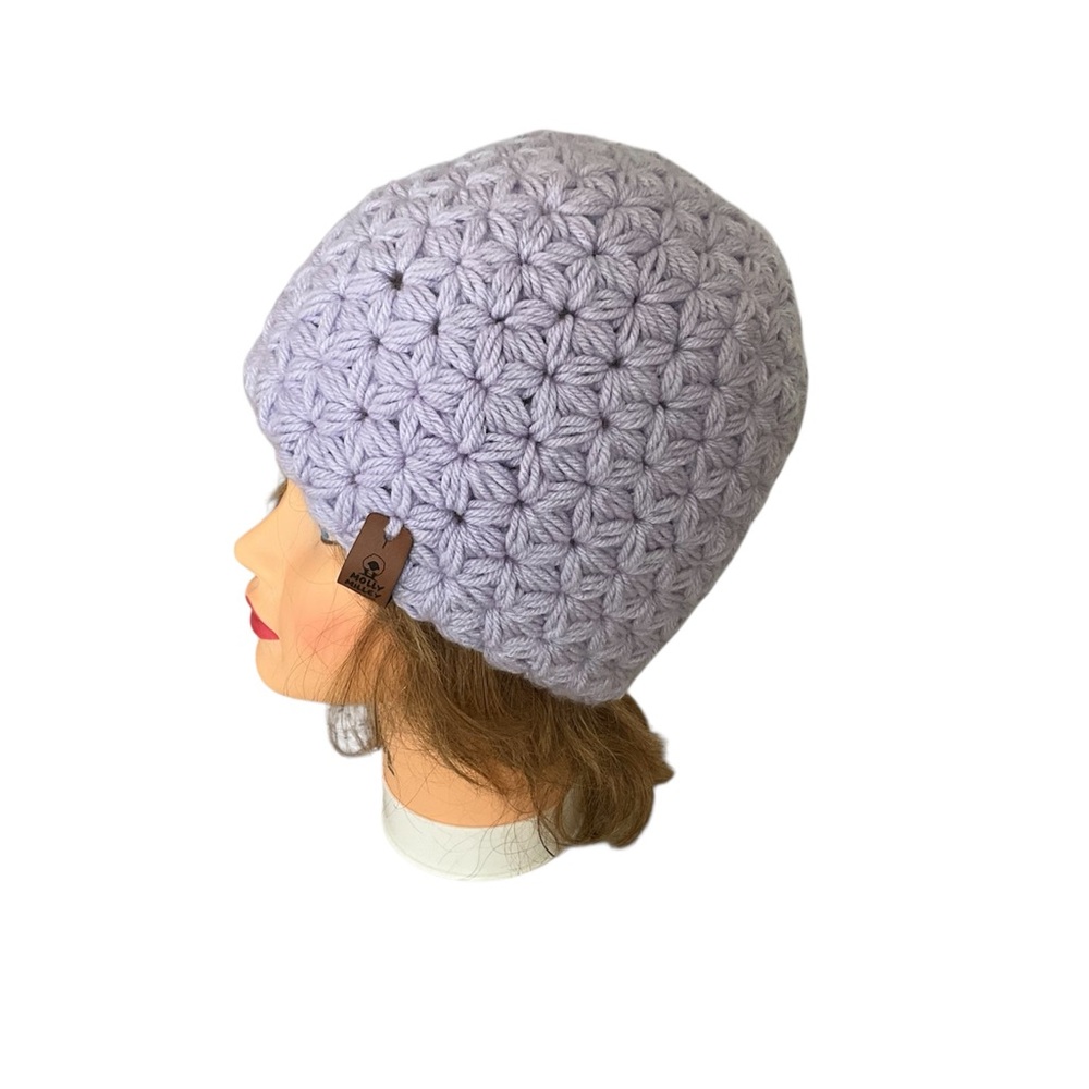 Handmade adult crochet hat in lavender with flower star jasmine design - Picture 4 of 7